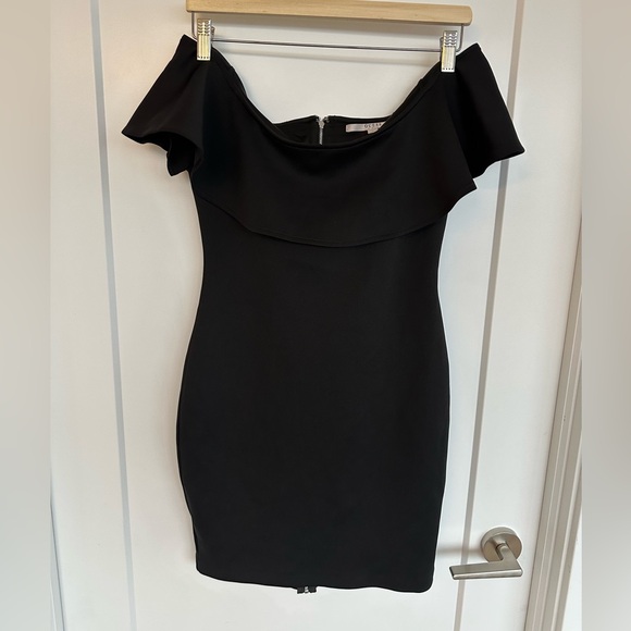 Guess Off-Shoulder Ruffle Bodycon Dress - Picture 2 of 6